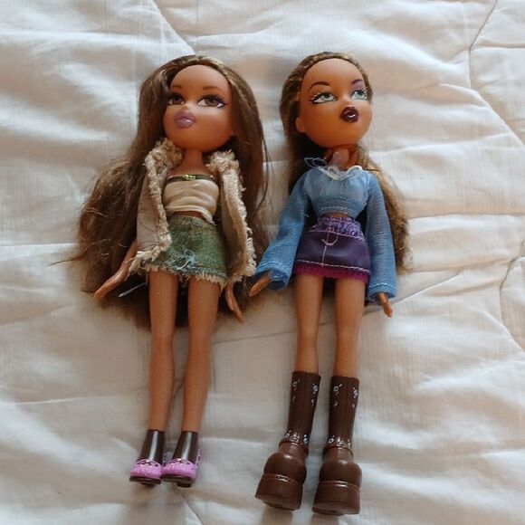 Bratz Dolls with Stylish Outfits - Picture 1 of 6
